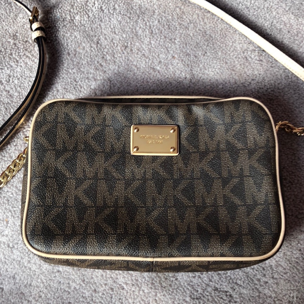 Jet set travel large crossbody